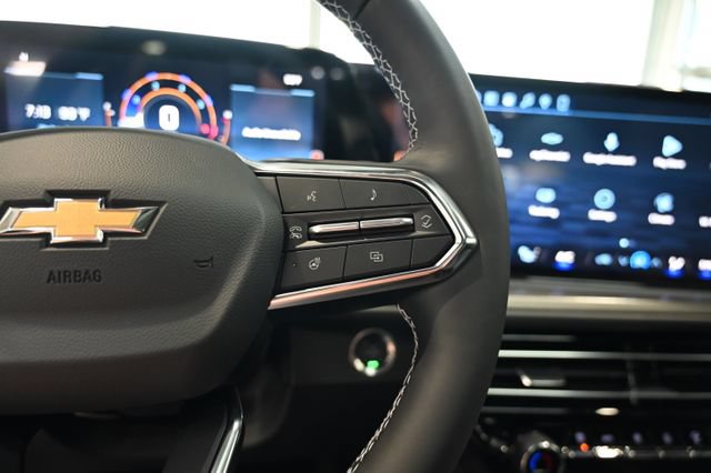 New 2027 Chevrolet Traverse LT w/ Sun and Wheel Package FWD image 26