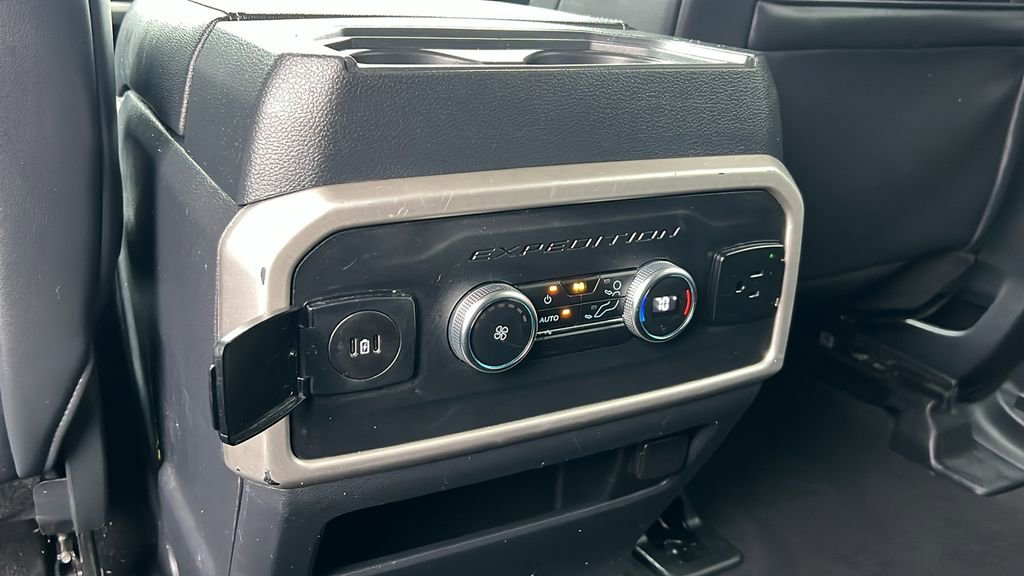 Used 2024 Ford Expedition Max XLT image 17