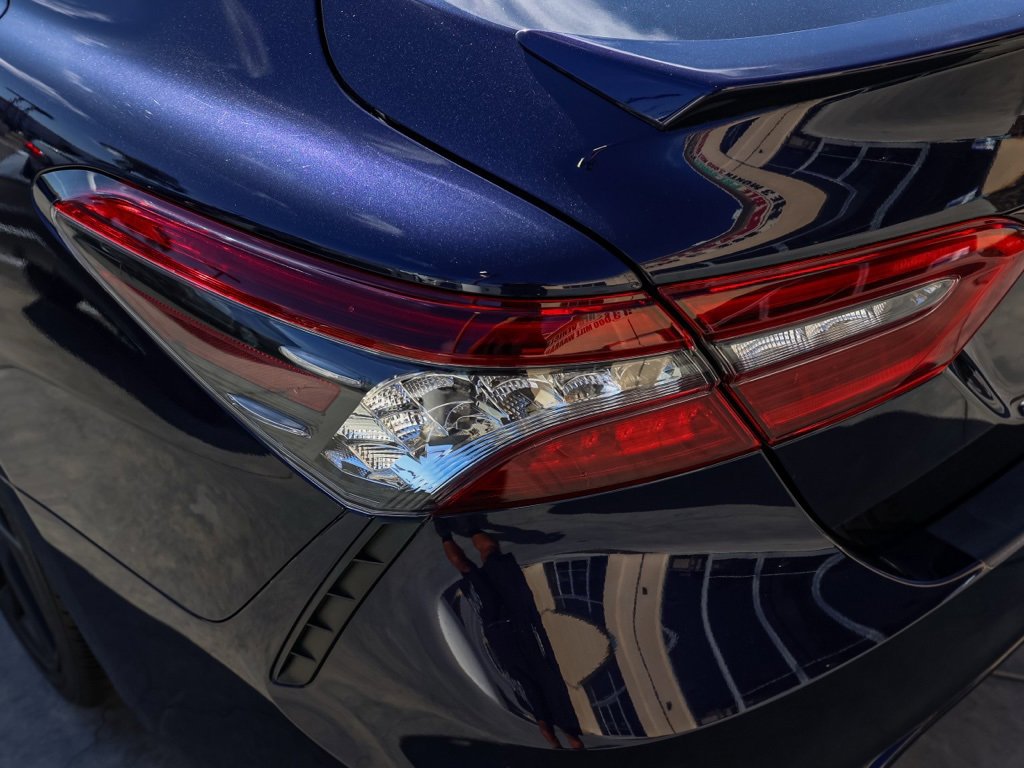 Used 2022 Toyota Camry XSE image 7