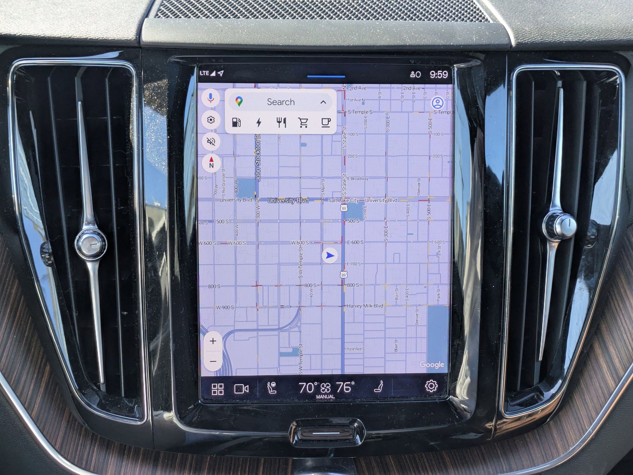 Used 2022 Volvo XC60 T8 Inscription Expression w/ Advanced Package image 11