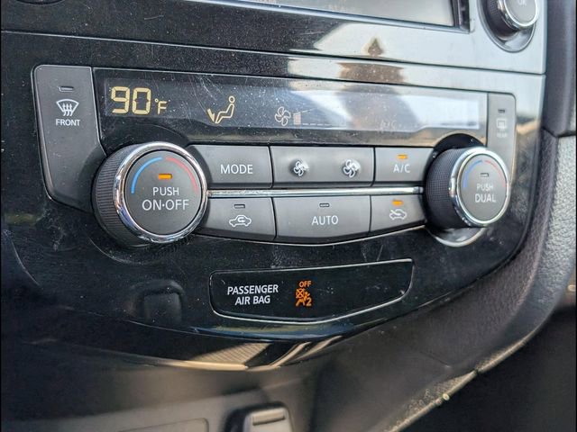 Used 2018 Nissan Rogue SV image 16