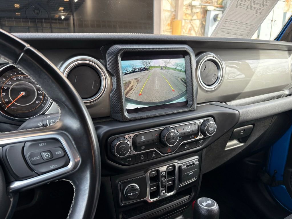 Used 2022 Jeep Wrangler Unlimited Sahara image 38