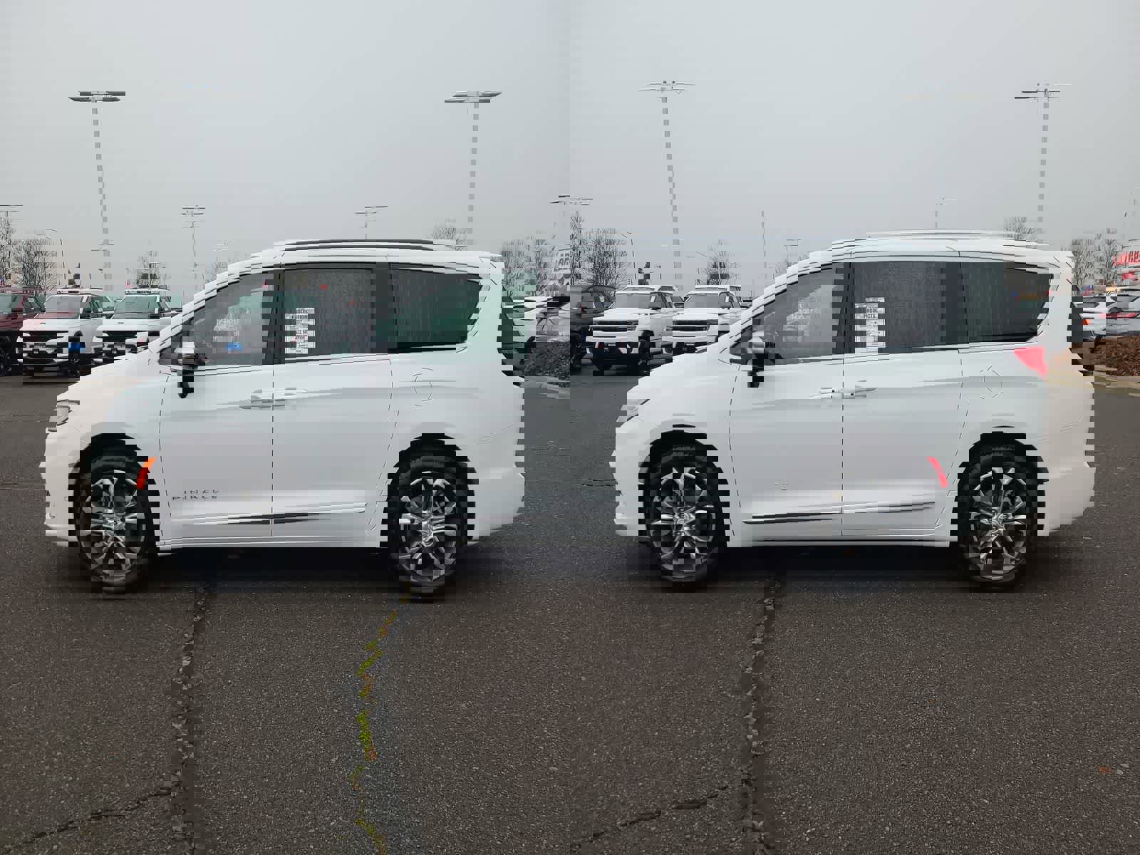 New 2026 Chrysler Pacifica Pinnacle w/ Trailer Tow Group image 11