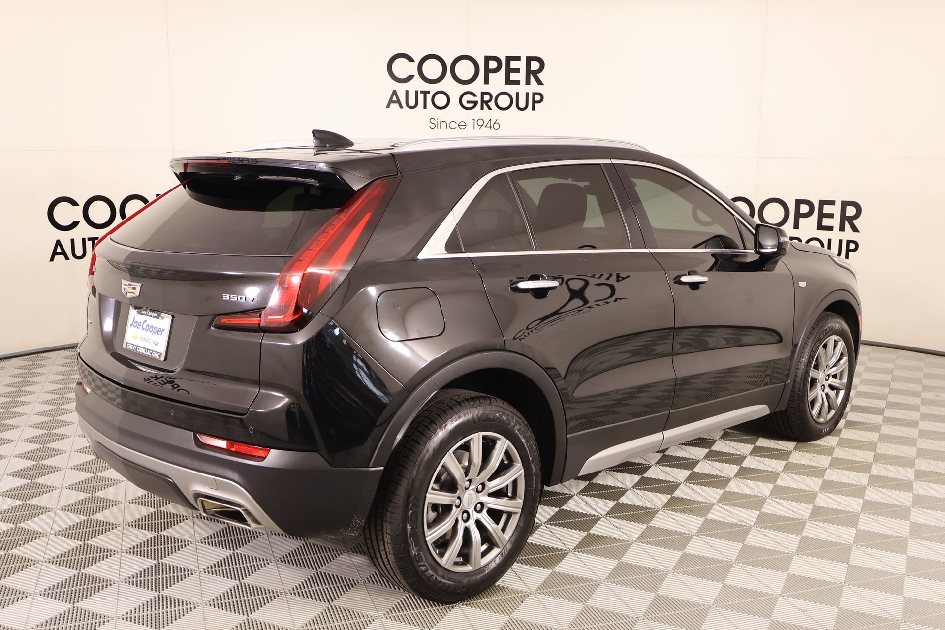 Used 2022 Cadillac XT4 Premium Luxury w/ Safety Alert Package AWD/4WD image 19