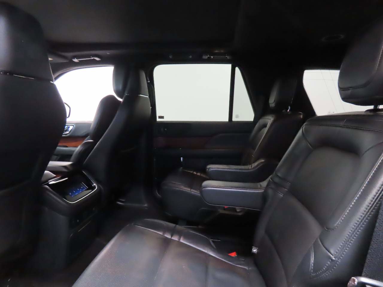 Used 2023 Lincoln Navigator Reserve AWD/4WD image 18