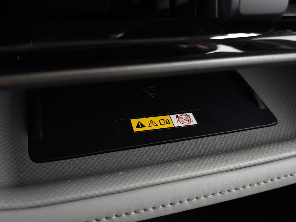Used 2023 Toyota Highlander Limited AWD/4WD image 32