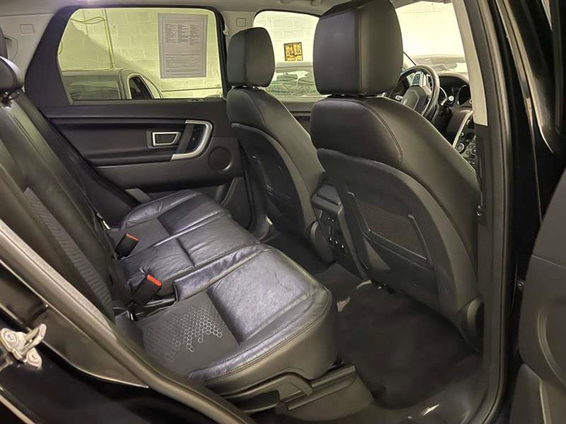 Used 2018 Land Rover Discovery Sport SE image 20