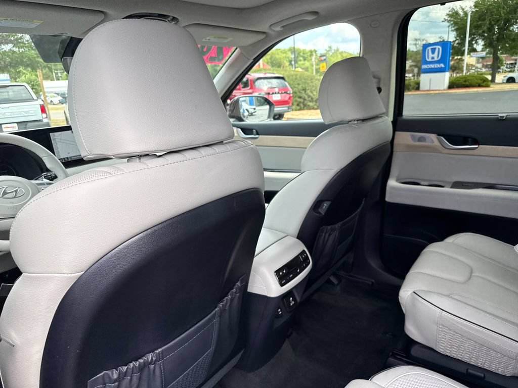 Used 2024 Hyundai Palisade Limited AWD/4WD image 23