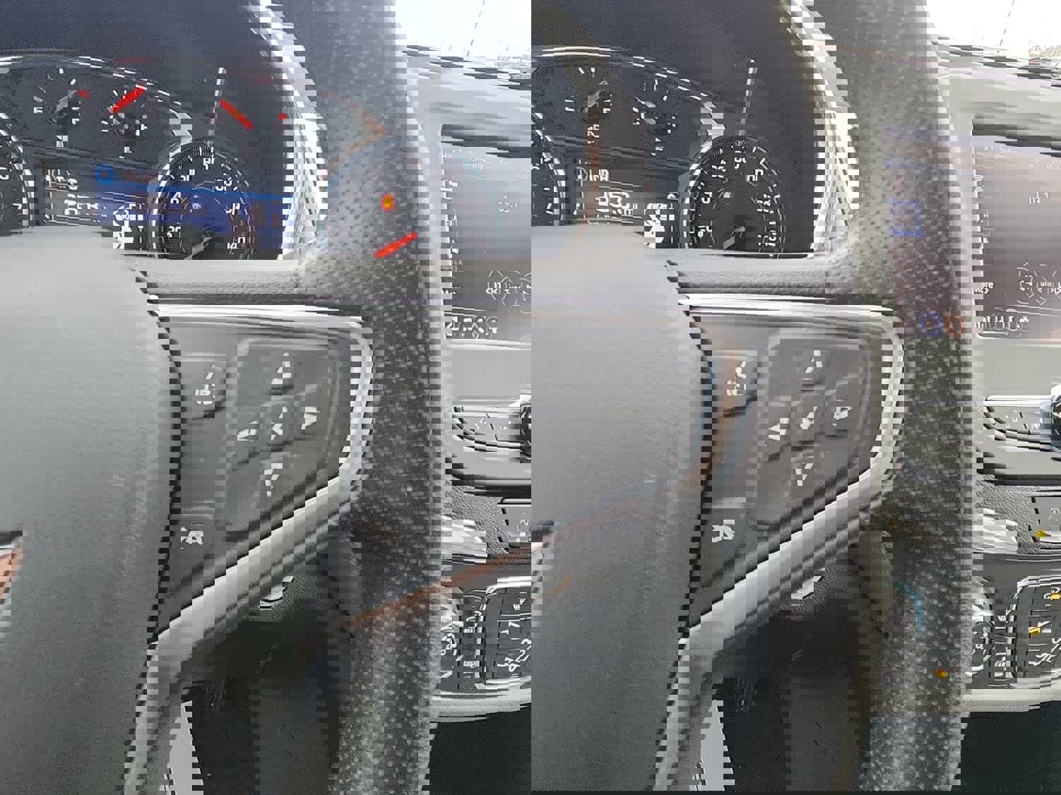 Used 2023 Chevrolet Equinox LS w/ LS Convenience Package image 25