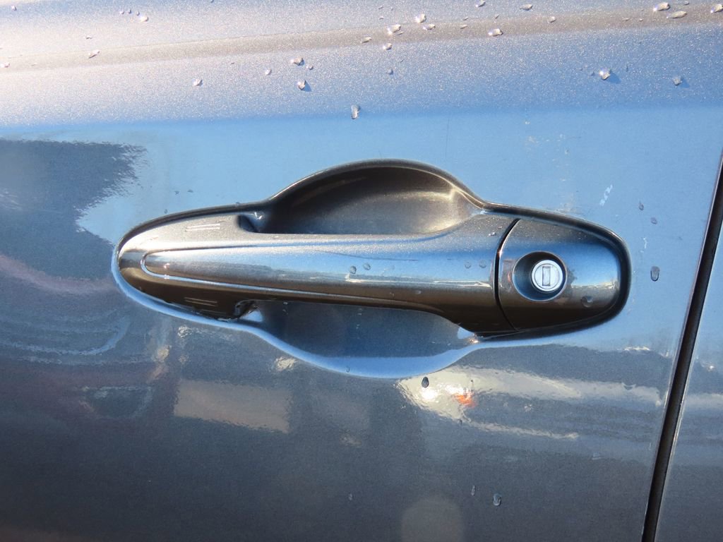 Used 2018 Toyota RAV4 XLE image 21