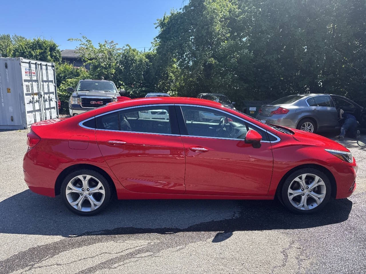 Used 2017 Chevrolet Cruze Premier FWD image 9