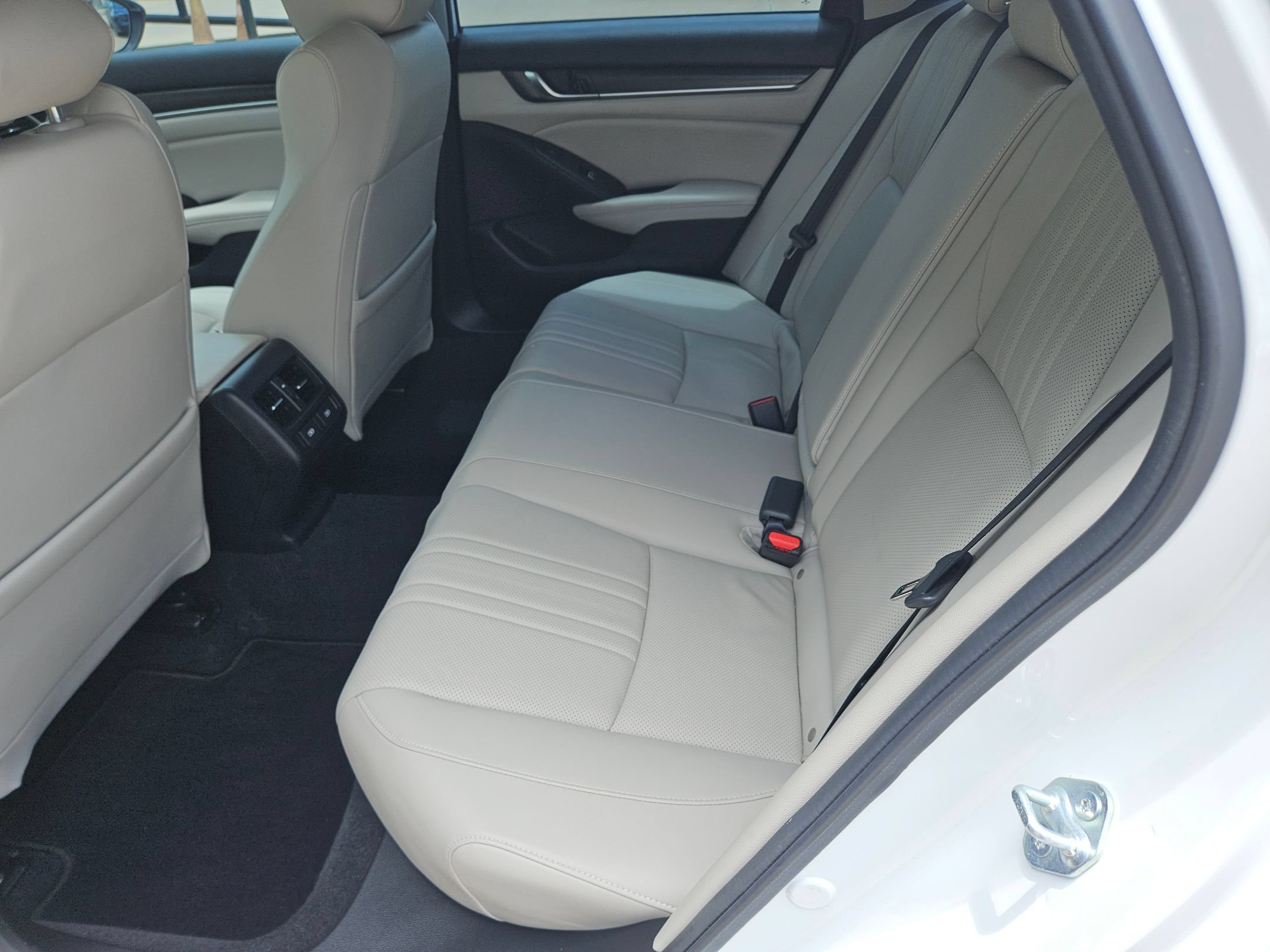 Certified 2022 Honda Accord Touring image 10