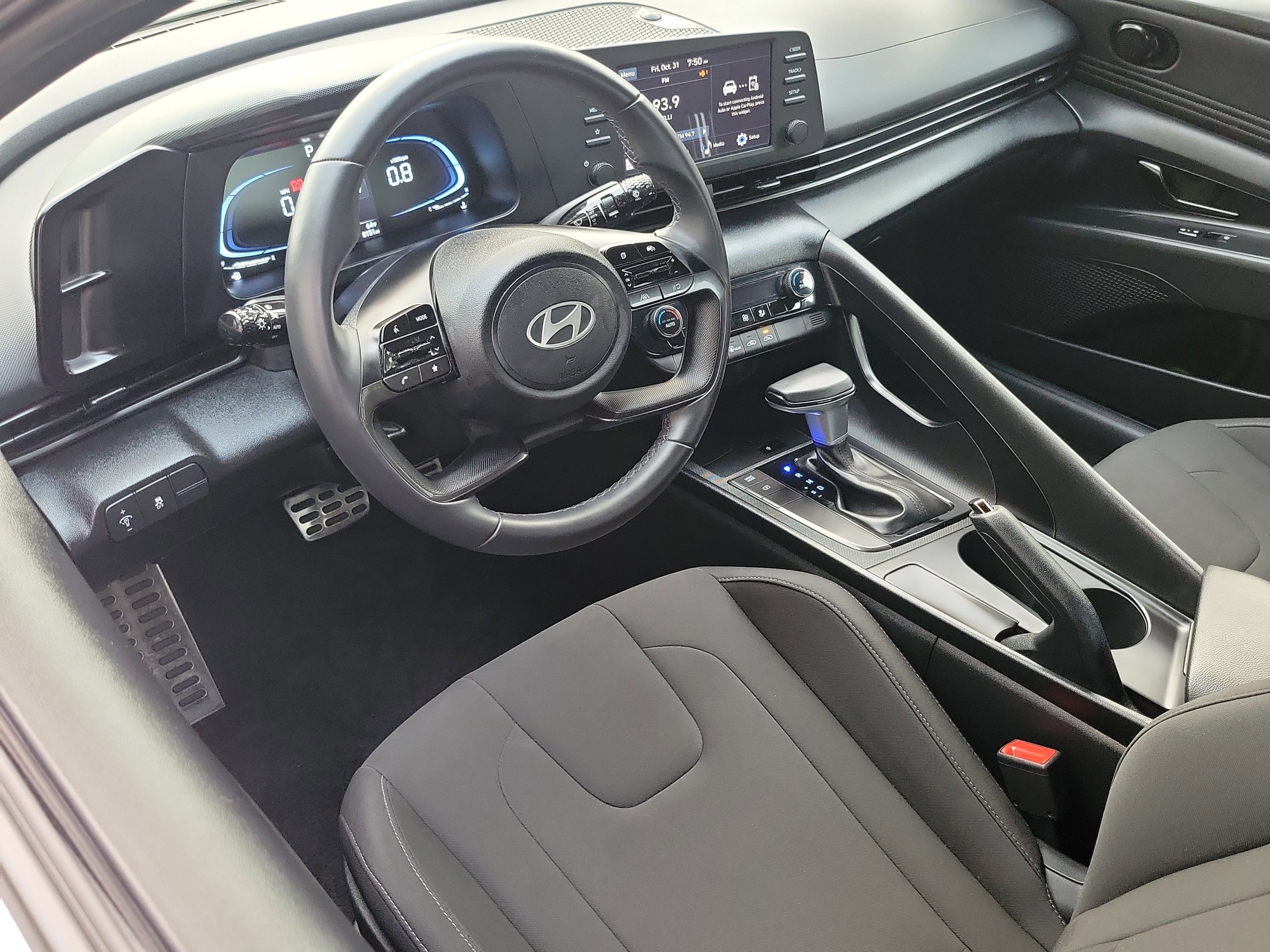 Certified 2025 Hyundai Elantra Sport image 5