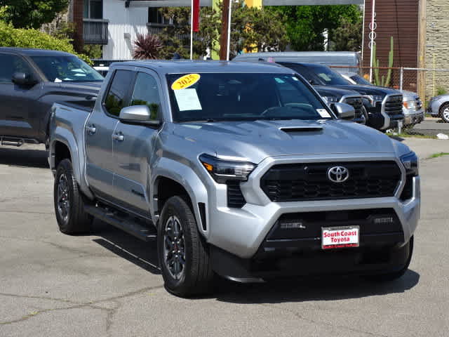 Used 2025 Toyota Tacoma TRD Sport RWD image 2