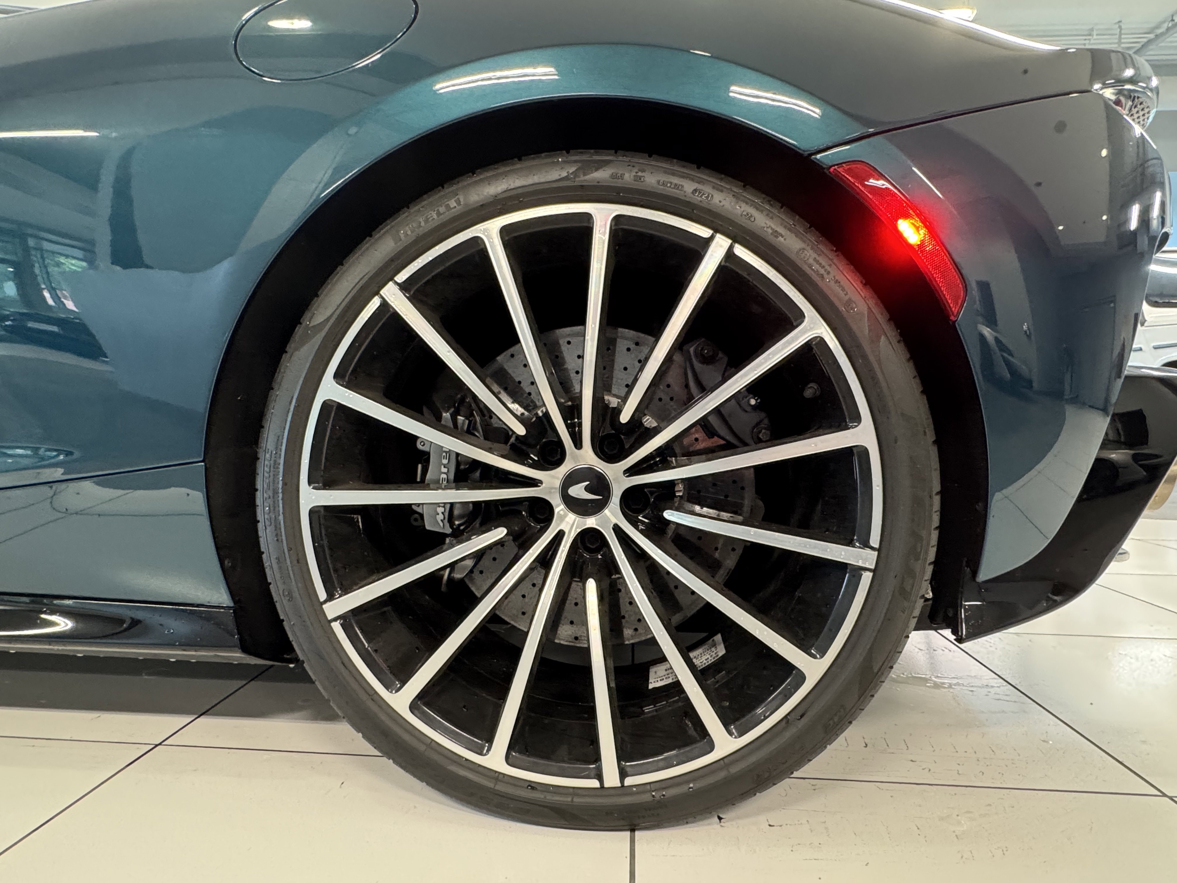 Used 2021 McLaren GT image 17