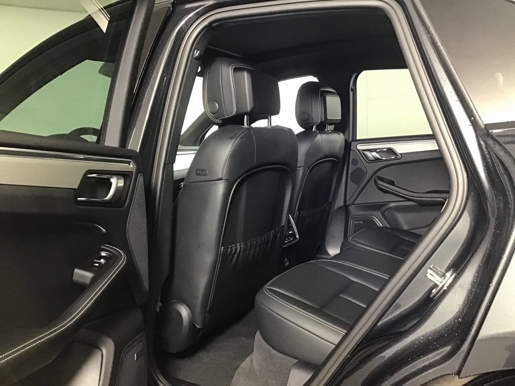Certified 2023 Porsche Macan GTS w/ Premium Package Plus AWD/4WD image 29