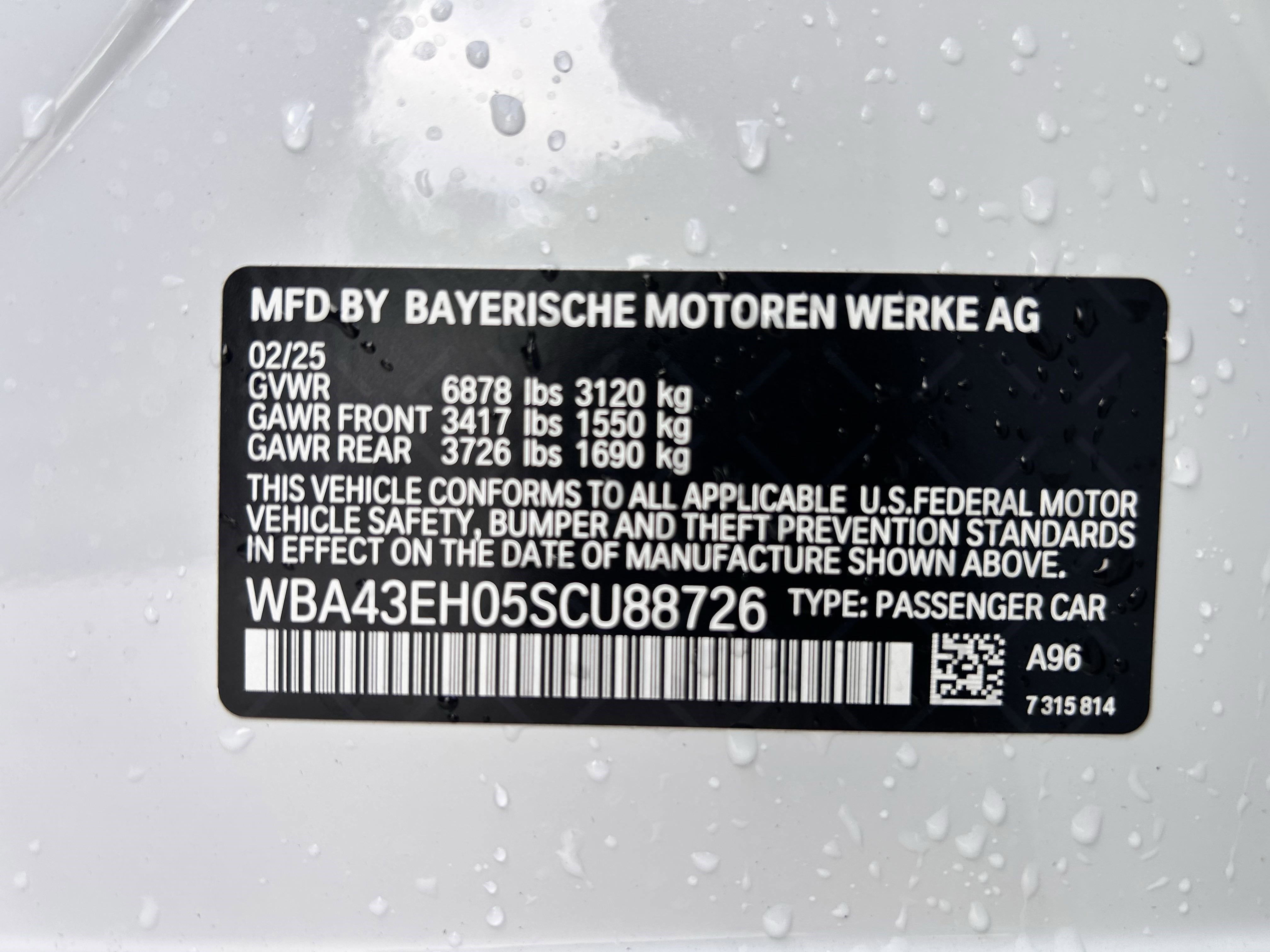 Used 2025 BMW 750e xDrive w/ Executive Package image 34