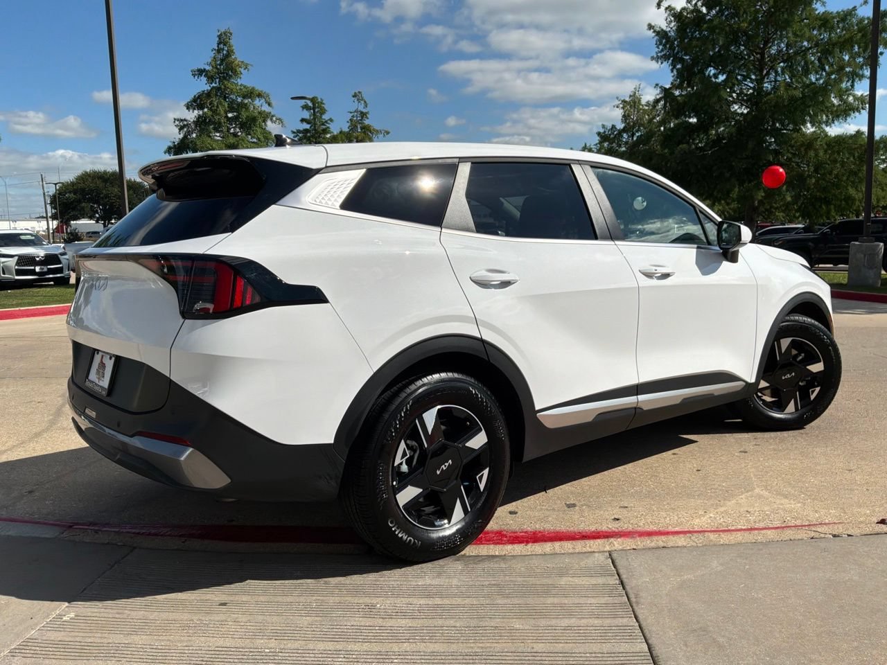Used 2026 Kia Sportage LX FWD image 6