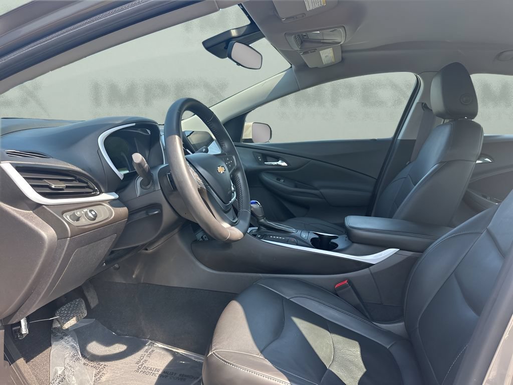 Used 2017 Chevrolet Volt LT w/ Comfort Package FWD image 9