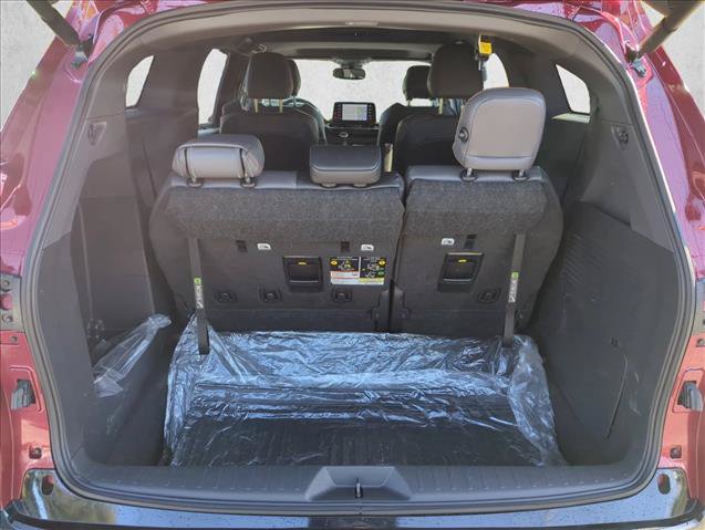 Used 2024 Toyota Sienna XSE FWD image 7