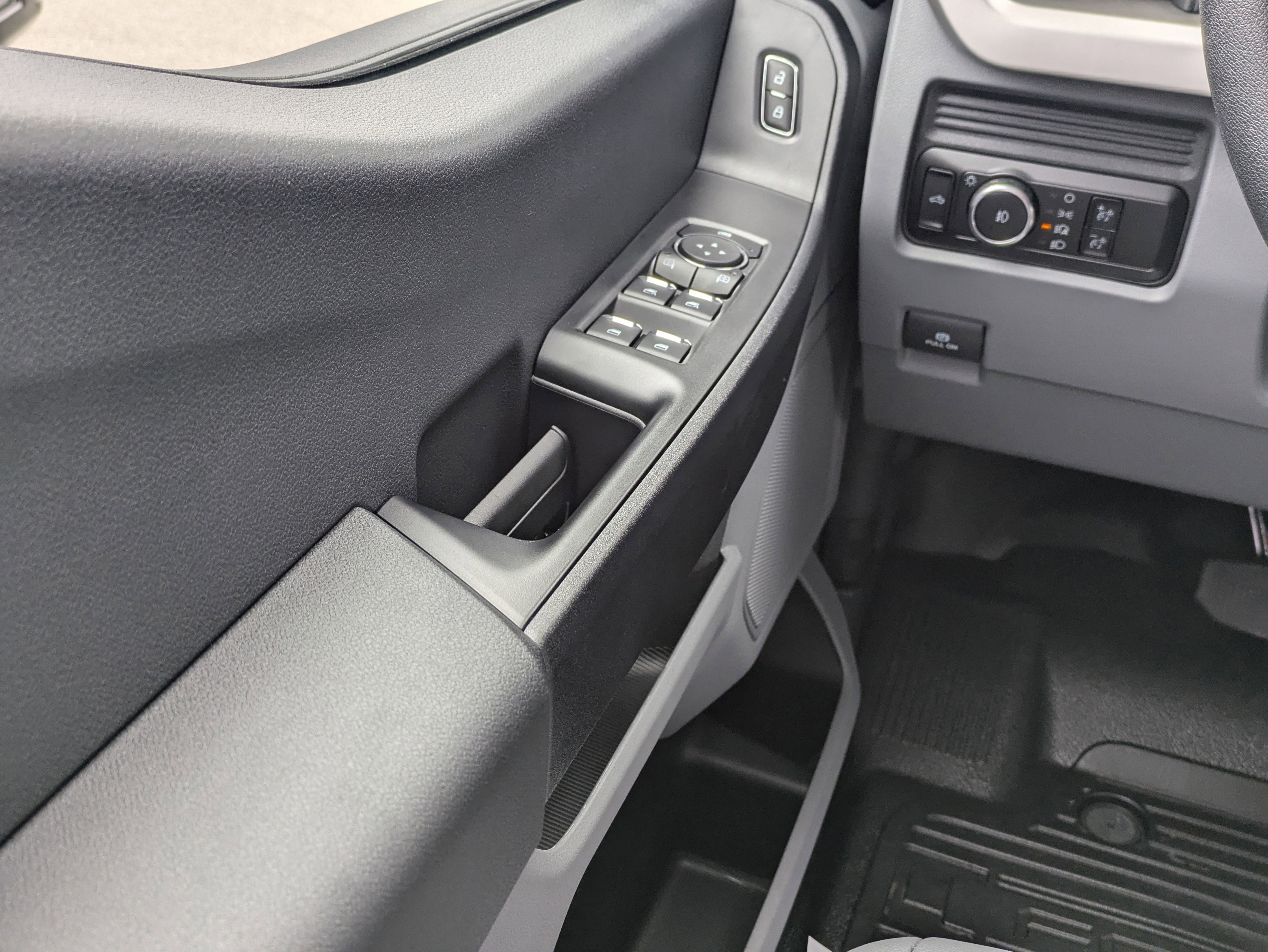 New 2025 Ford F350 XL w/ XL Chrome Package image 21