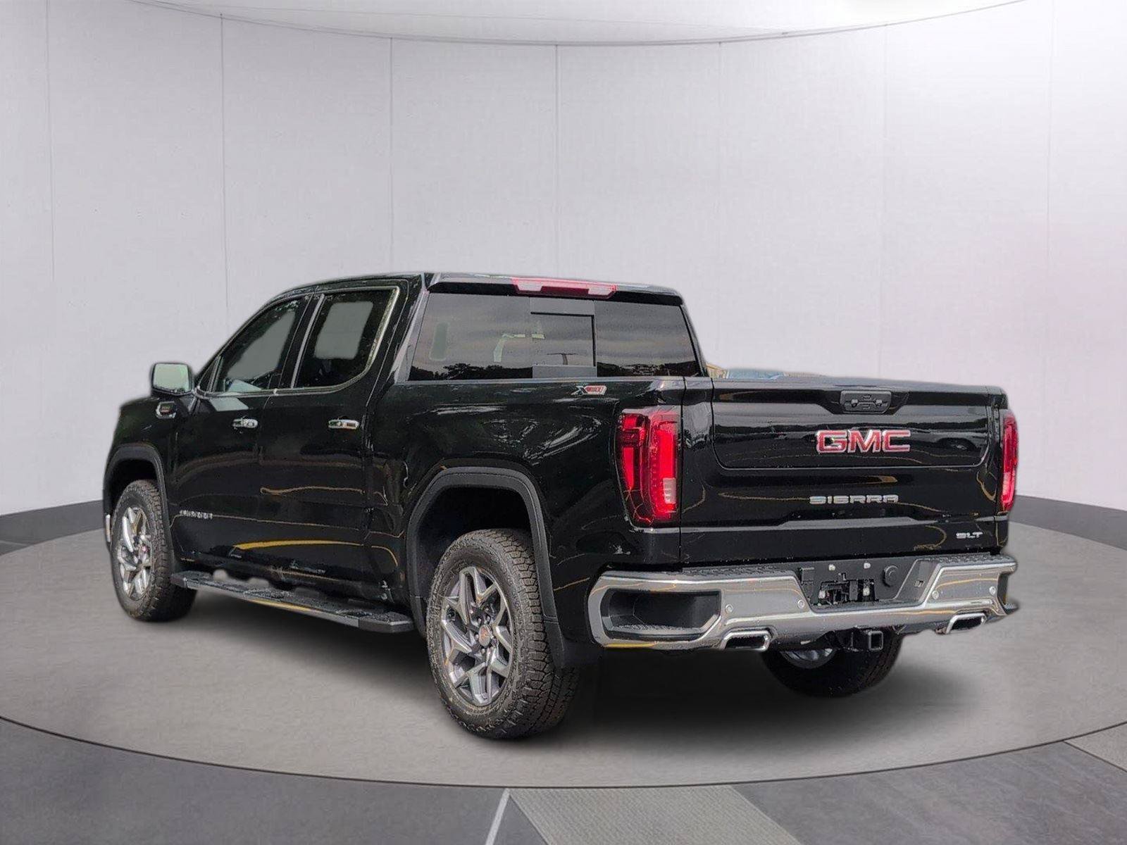 New 2026 GMC Sierra 1500 SLT w/ SLT Premium Plus Package AWD/4WD image 3