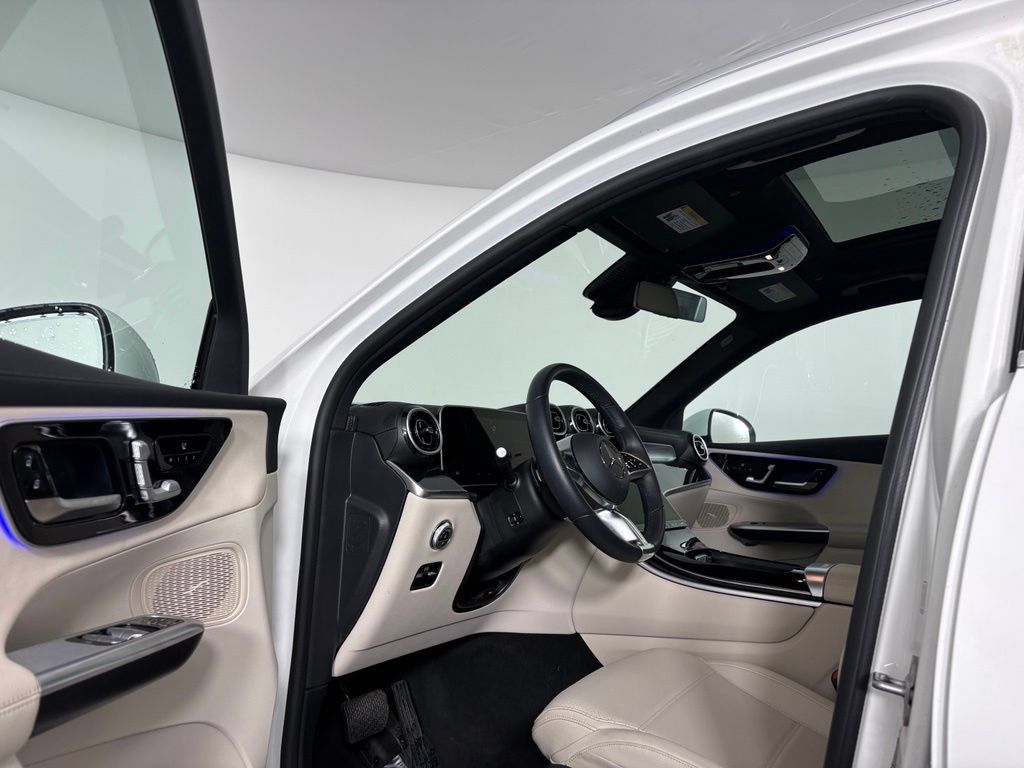 Certified 2025 Mercedes-Benz GLC 300 4MATIC image 9
