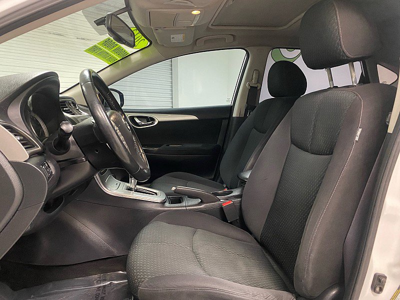 Used 2013 Nissan Sentra SR w/ Premium Pkg image 11