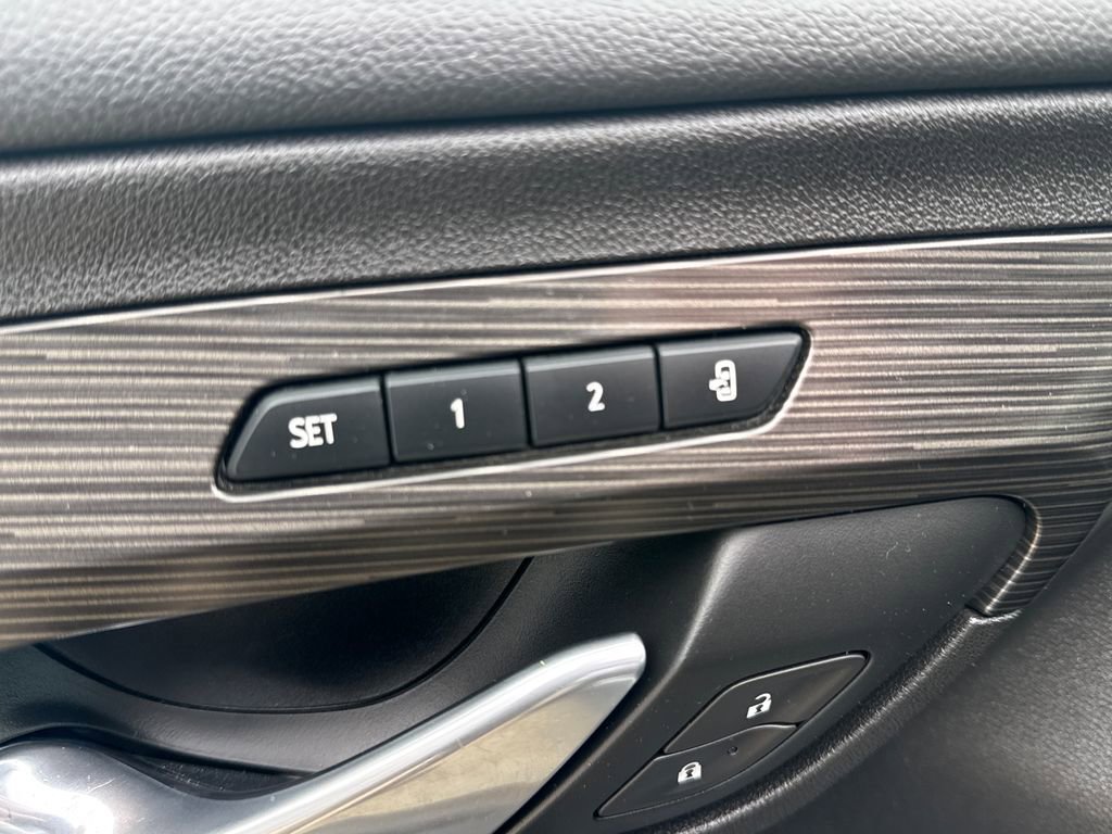Certified 2019 GMC Terrain SLT w/ Preferred Package AWD/4WD image 34