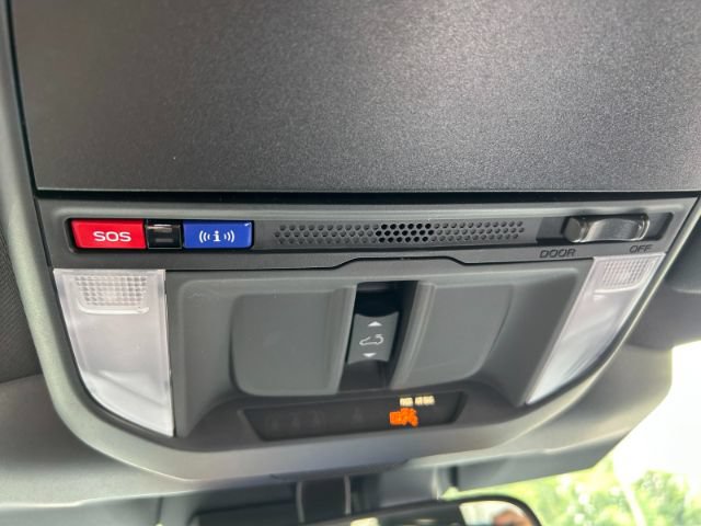 Used 2025 Subaru Forester Premium AWD/4WD image 23