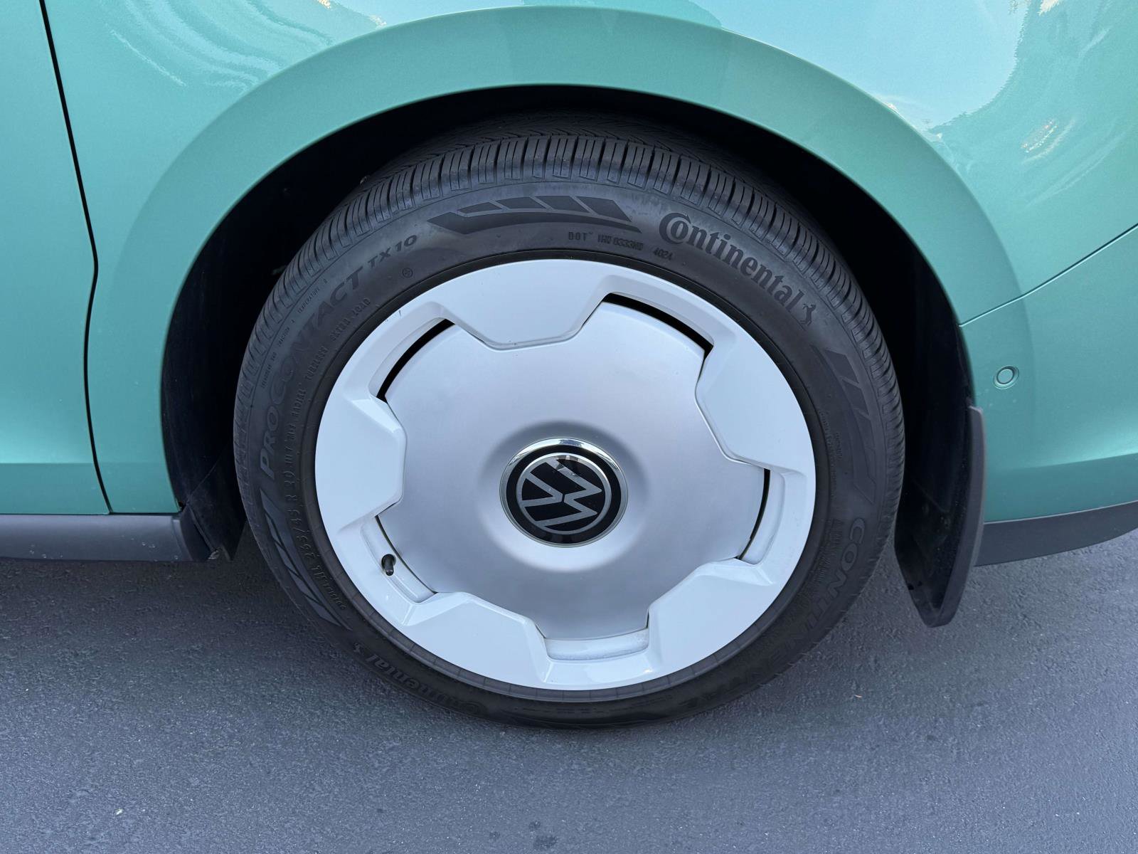 Certified 2025 Volkswagen ID. Buzz 1st Edition image 6