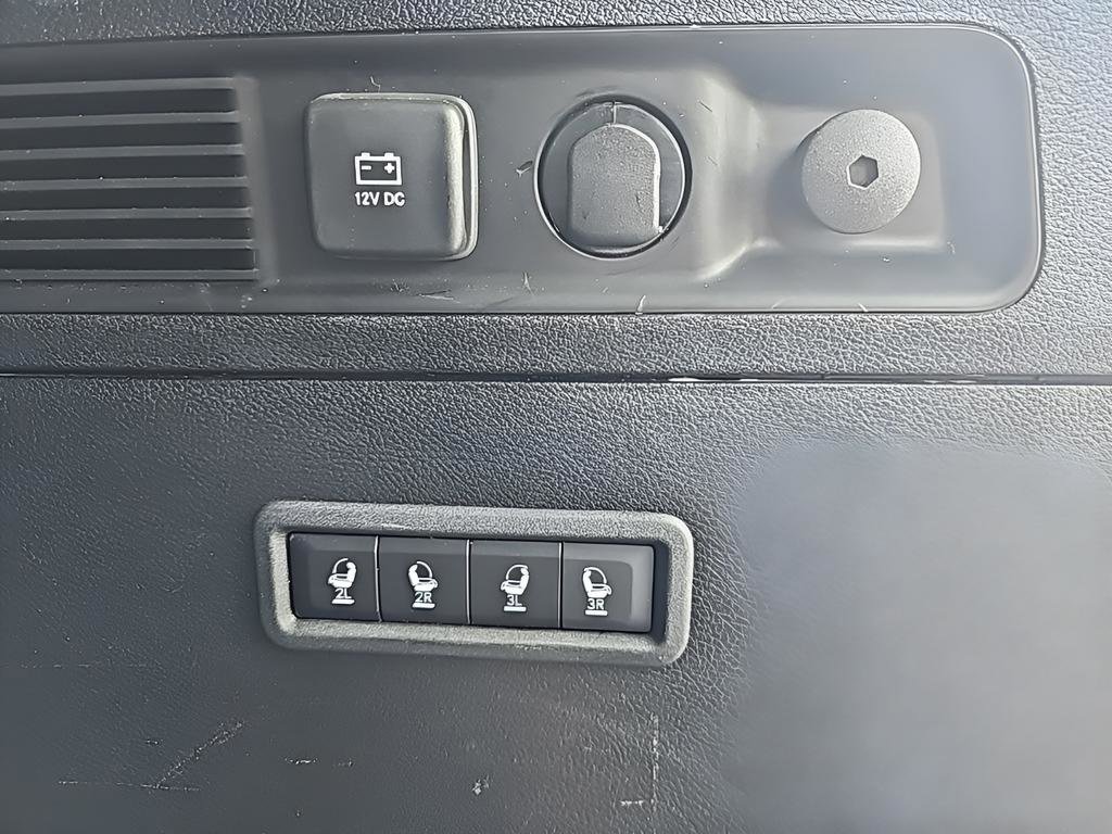 Used 2024 Jeep Wagoneer Series III AWD/4WD image 34