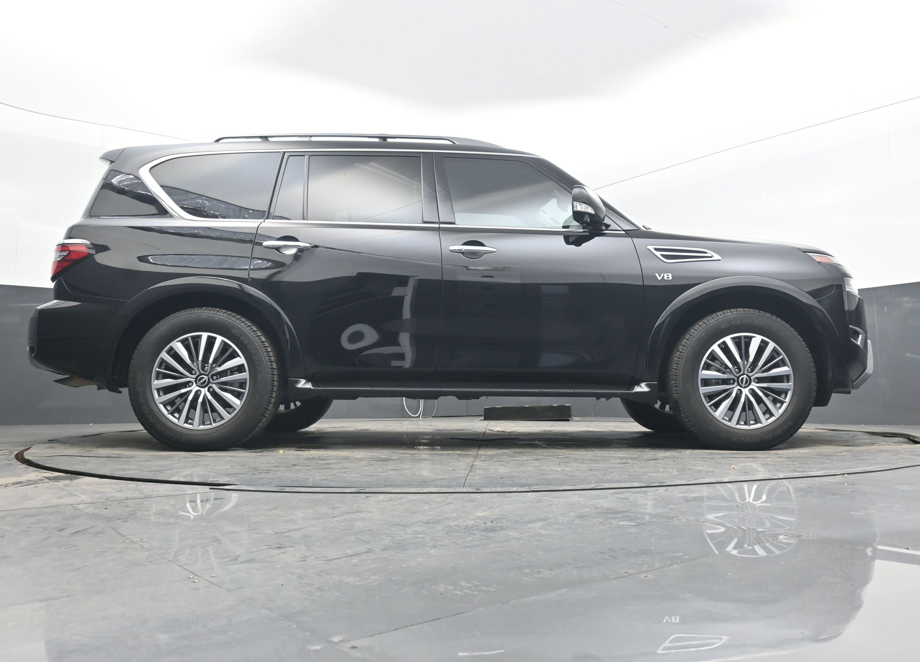Used 2022 Nissan Armada SL image 28