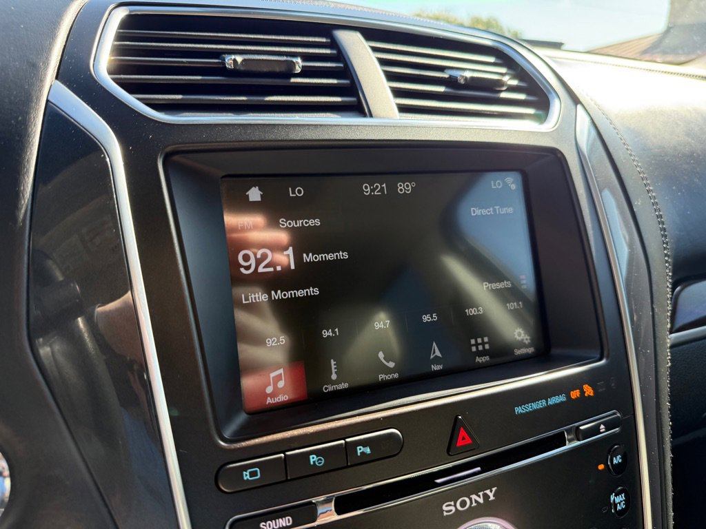 Used 2018 Ford Explorer Platinum AWD/4WD image 37