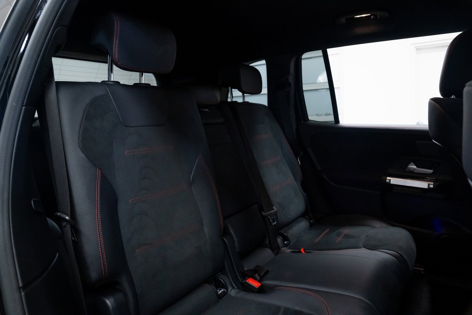 Used 2023 Mercedes-Benz EQB 300 4MATIC image 21