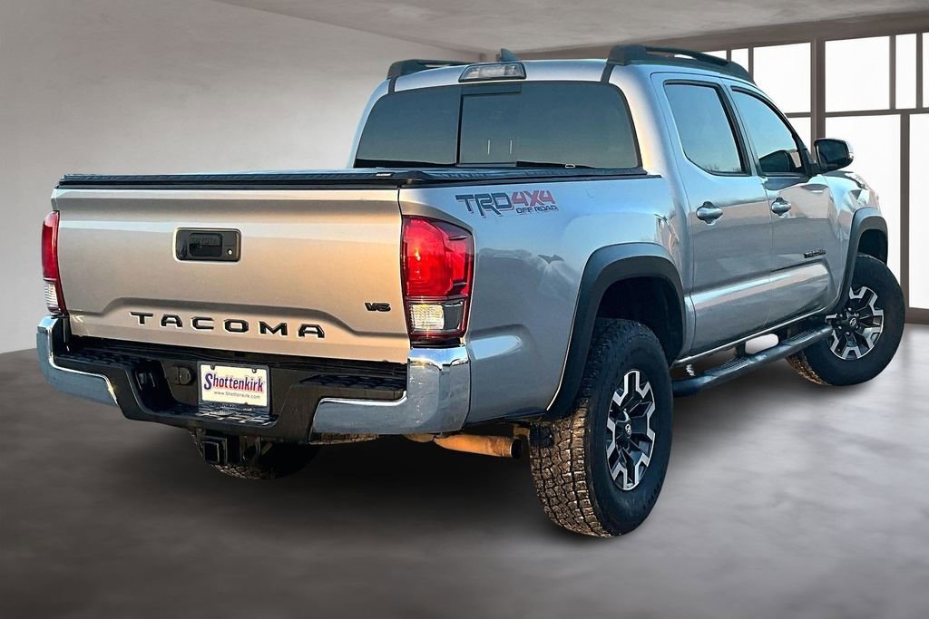 Used 2017 Toyota Tacoma TRD Off-Road w/ Tow Package (A/T) image 6