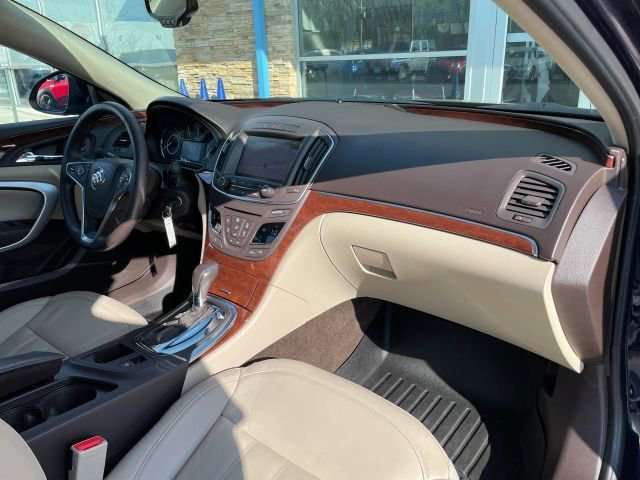 Used 2017 Buick Regal Sport Touring FWD image 28