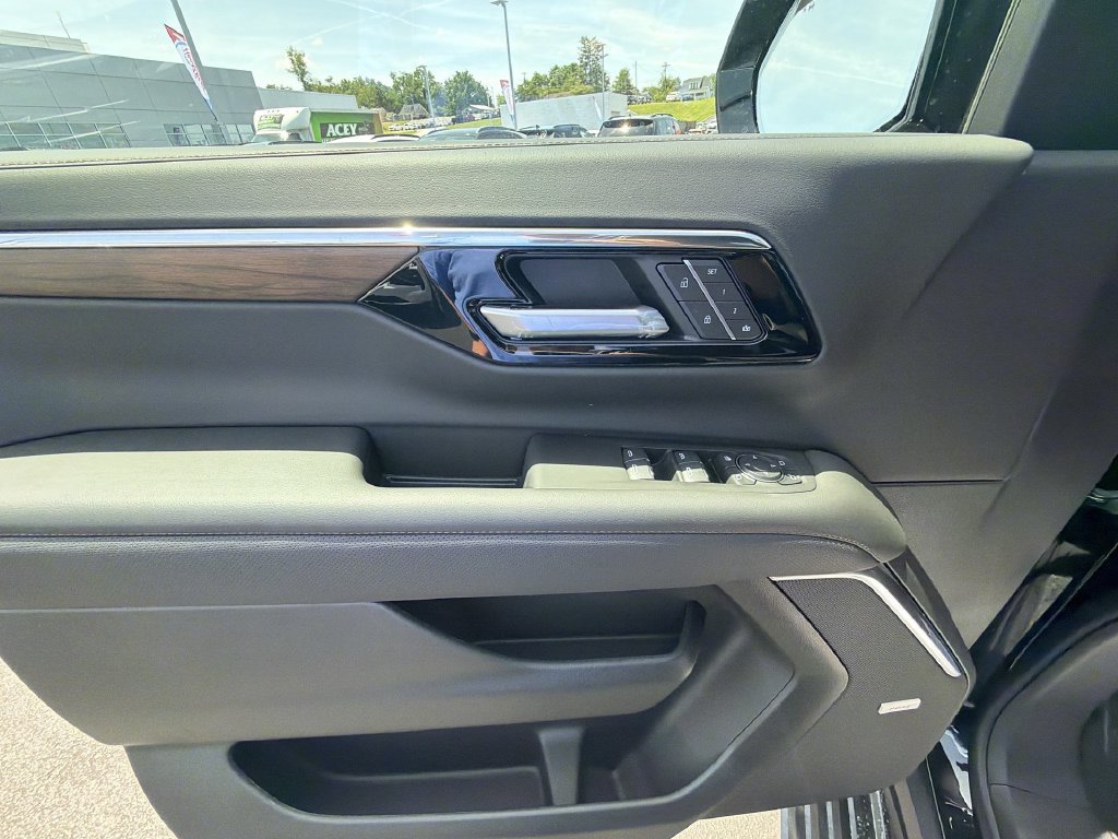 New 2026 Chevrolet Suburban High Country AWD/4WD image 19