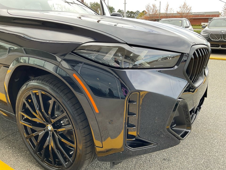 New 2026 BMW X6 xDrive40i w/ Climate Comfort Package image 24