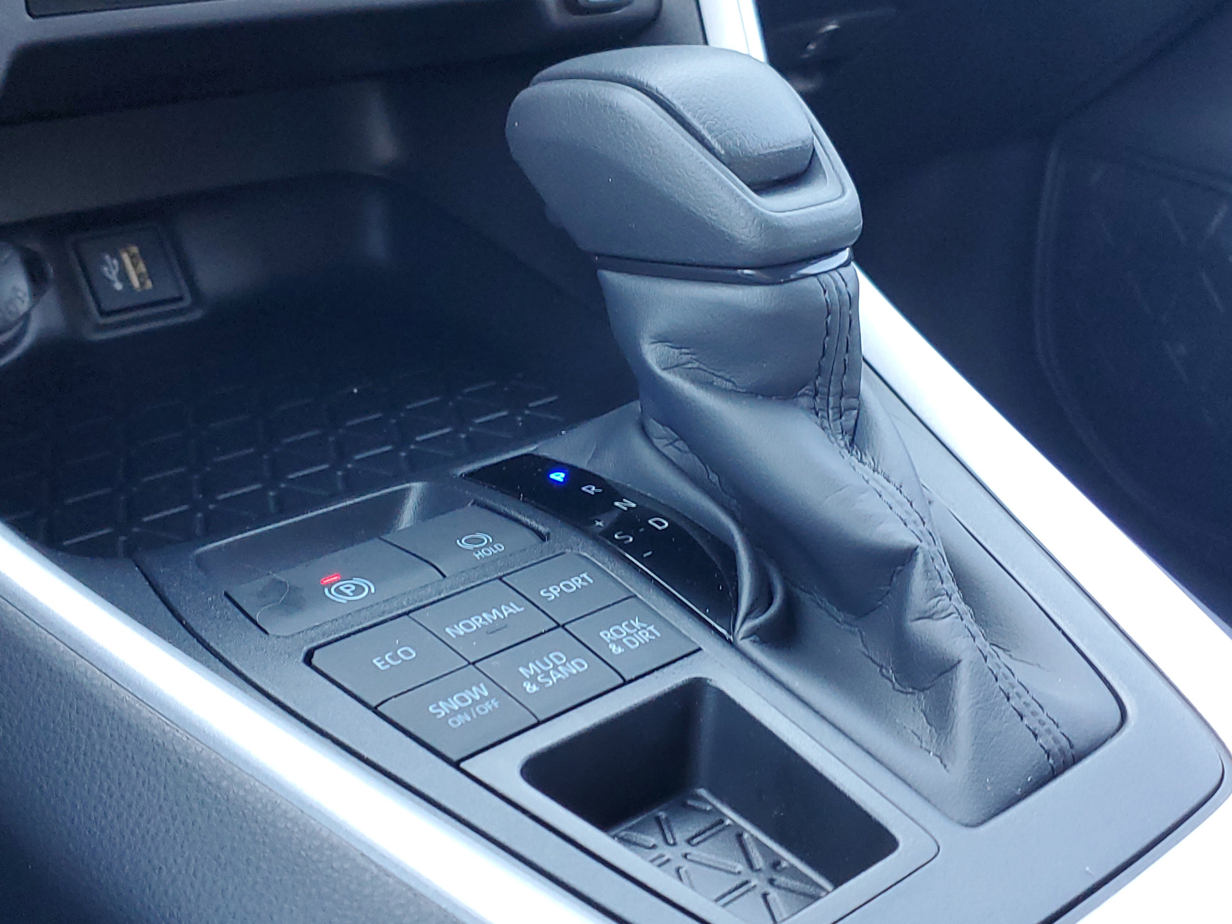 Used 2025 Toyota RAV4 XLE image 29