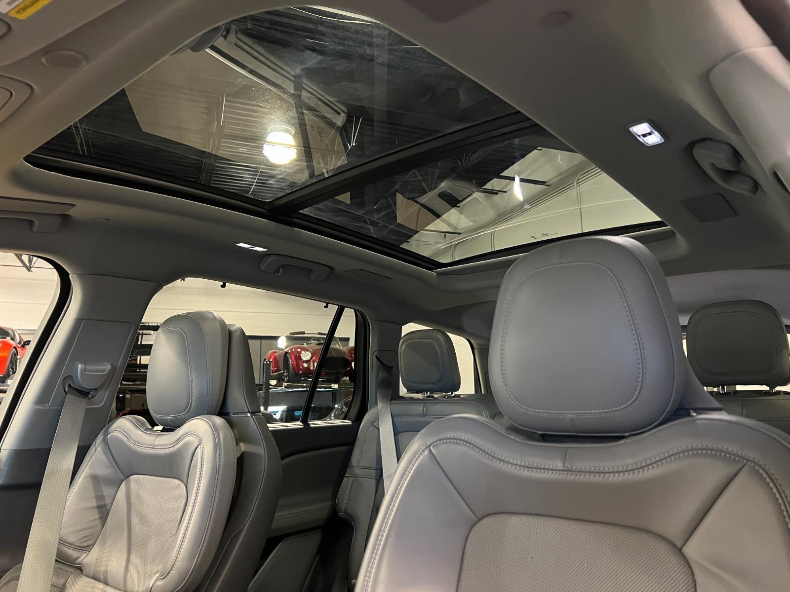 Used 2020 Lincoln Aviator Reserve w/ Equipment Group 202A image 25