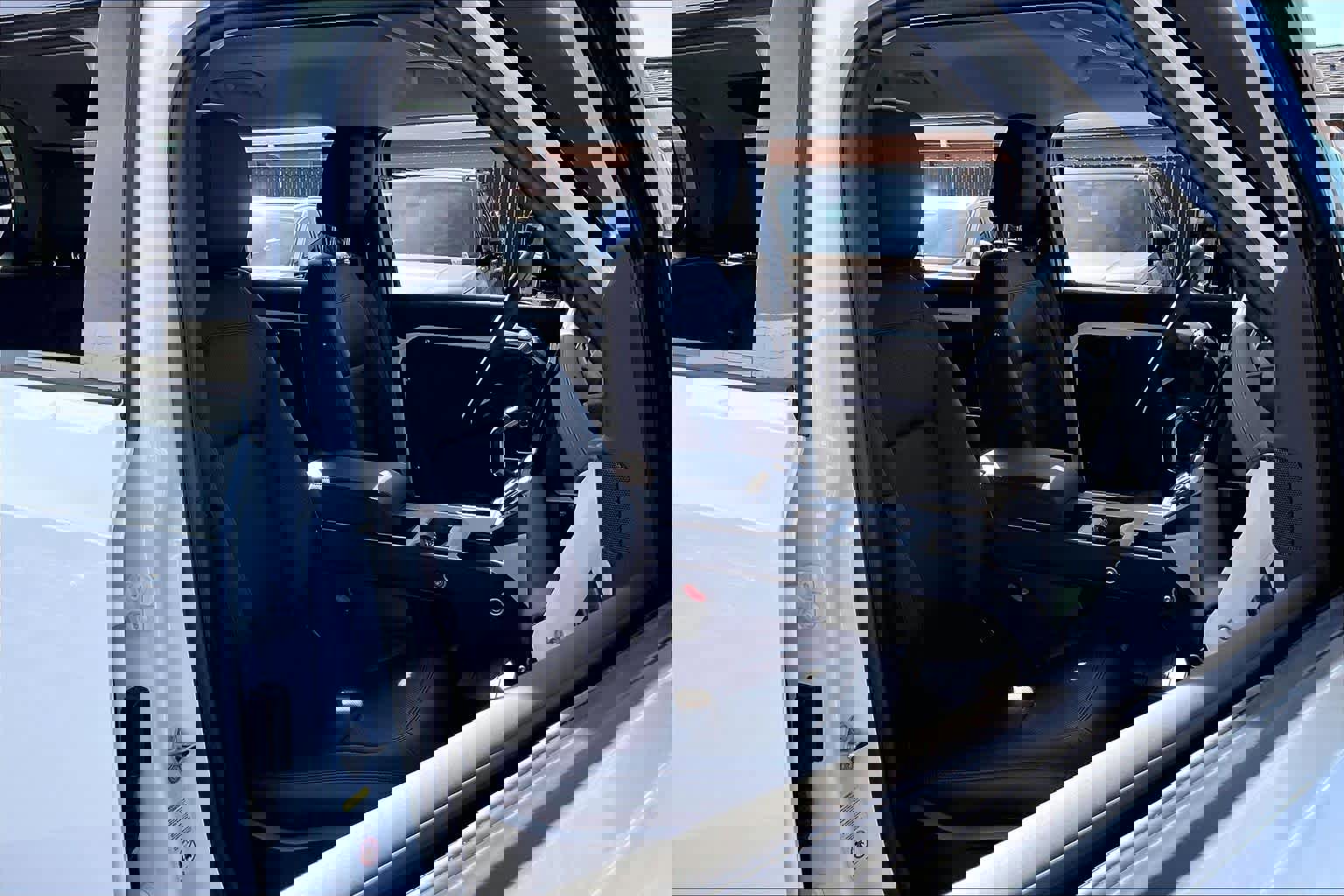 Used 2025 Land Rover Defender 110 S image 8