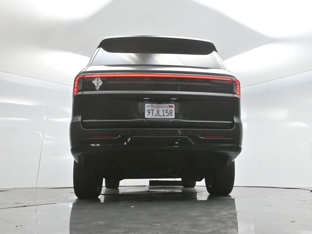 Used 2025 Lincoln Navigator Reserve image 57