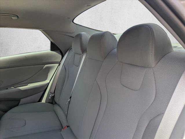 New 2026 Hyundai Elantra SE image 18