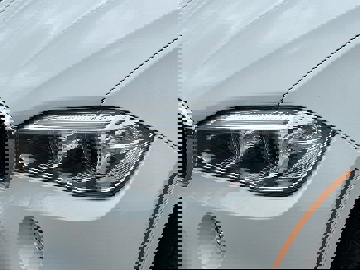 Used 2019 BMW X6 xDrive35i w/ M Sport Package image 29