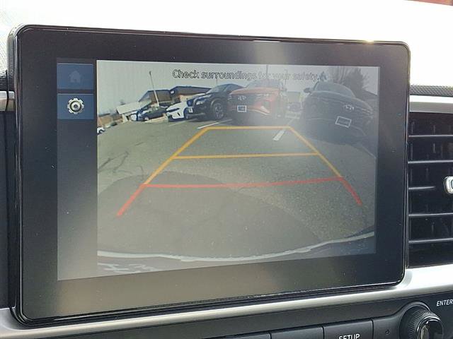 Certified 2024 Hyundai Venue SEL FWD image 15