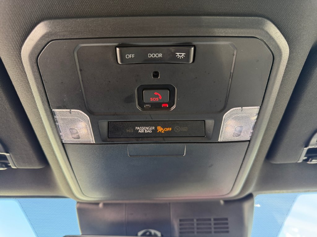 Used 2025 Toyota Tacoma SR5 AWD/4WD image 17