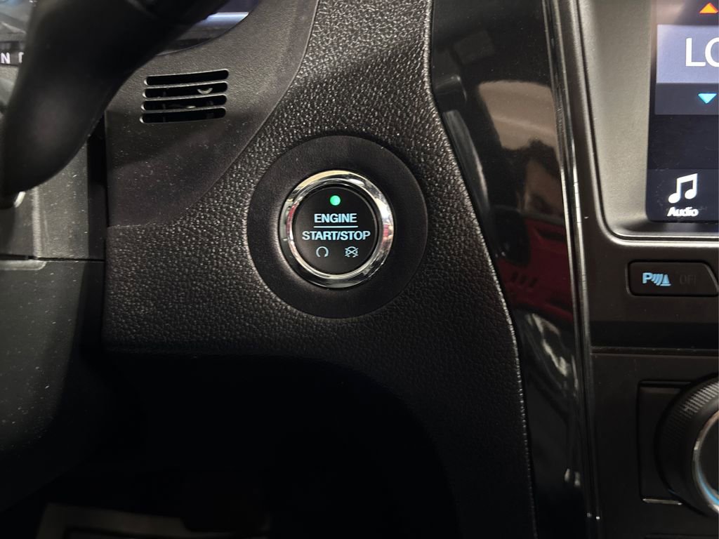 Used 2017 Ford Explorer XLT w/ Equipment Group 202A image 29