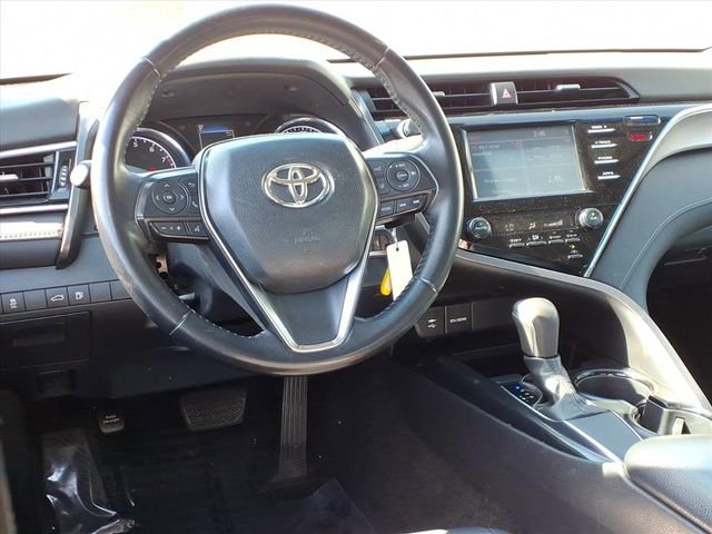 Used 2018 Toyota Camry SE image 10