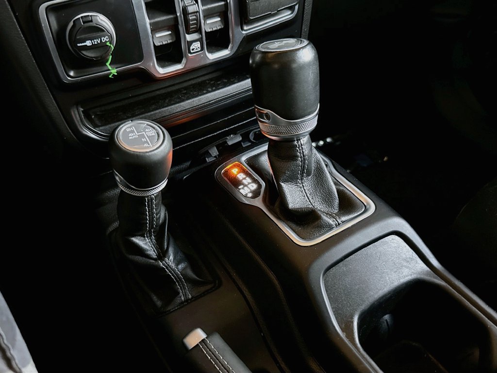 Certified 2022 Jeep Wrangler Unlimited Sahara AWD/4WD image 18